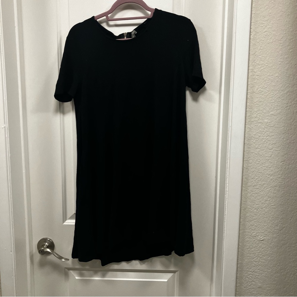 Women’s Abercrombie and Fitch sz M black zip up knee length short sleeve dress